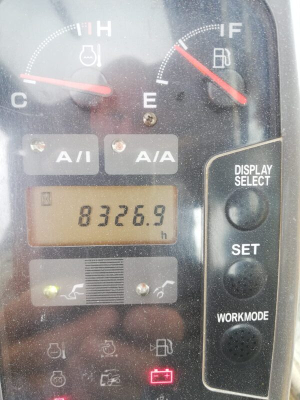 HITACHI ZX180W - Image 6