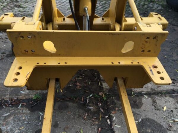 CATERPILLAR Ripper for CAT 140M - Image 9