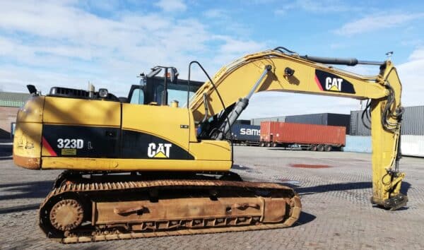 CATERPILLAR 323DL
