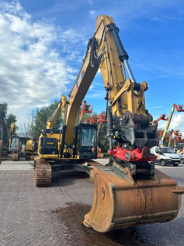 CATERPILLAR 324EL